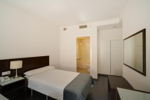Hotel Madrid de Sevilla - image 12