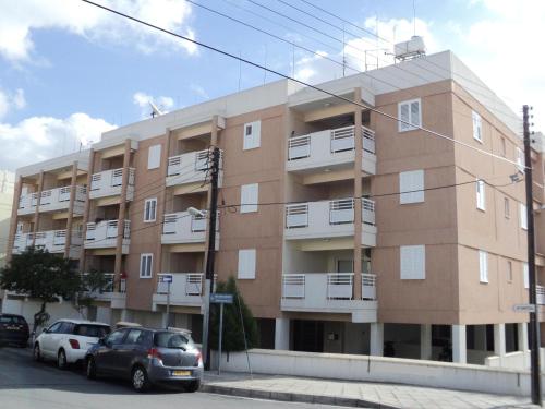 One-Bedroom Apartment image 2