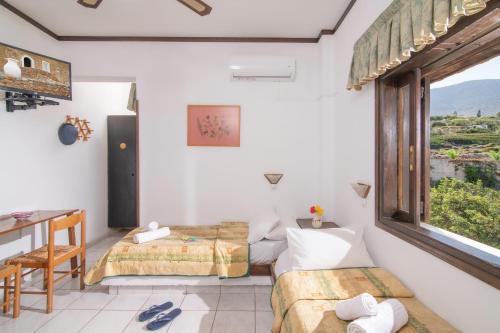 Iliostasi Beach Apartments - image 2