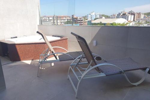 Vista mar, duplex a 20 mts praia do forte, jacuzzi e wifi