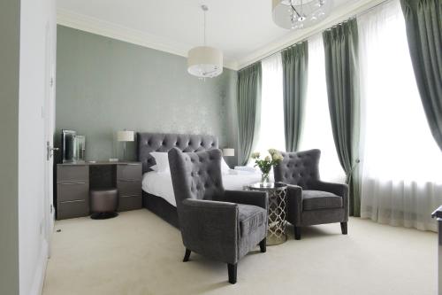 The Devon Court Room Type - Suite