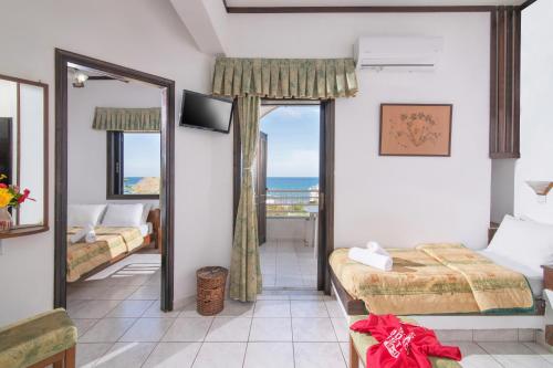 Family Apartment with Sea View image 5