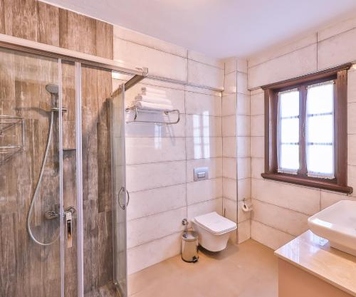 goldenday wings hotel trkmen mahalles hasan res bulvari no 15 kusadasi kusadasi turkey tr 9400 vic