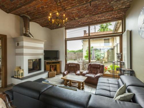  Elegant Farmhouse in Flemish Ardennes with a view in Brakel