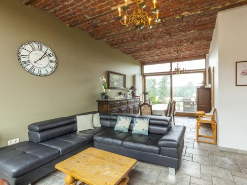  Elegant Farmhouse in Flemish Ardennes with a view in Brakel