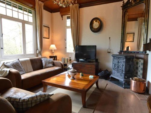  Cozy Holiday Home with Forest Nearby in Ardennes in Verlaine