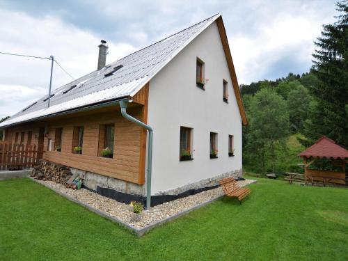 Comfortable holiday home with sauna and billiards ski slope 2 km