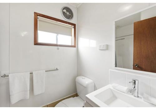 2 bedrooms, 3 beds