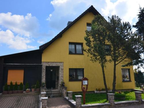 Small and Cozy Apartment in Frauenwald with Forest nearby