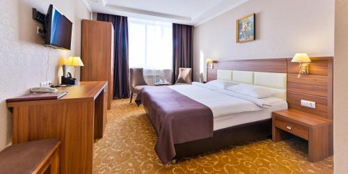 Greenwich Hotel - image 14