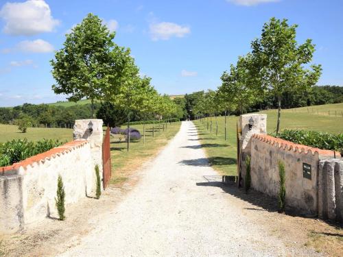 Rustic Castle in Bon-Encontre with Terrace