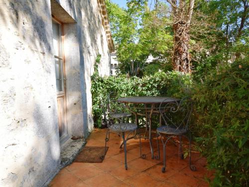 Rustic Castle in Bon-Encontre with Terrace