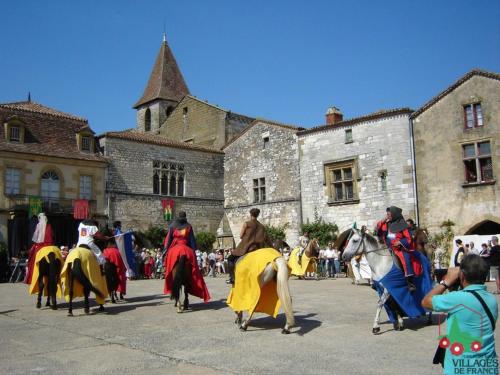 Rustic Castle in Bon-Encontre with Terrace