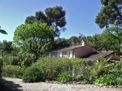 Holiday Home in Six Fours Les Plages with Terrace - Location saisonnière - Six-Fours-les-Plages