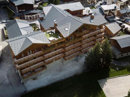 Luxurious Penthouse in Tignes with Jacuzzi