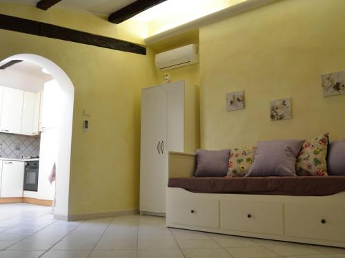  Simplistic Apartment in Tivoli near Forest Supermarket with Heating, Pension in Tivoli bei San Gregorio da Sassola