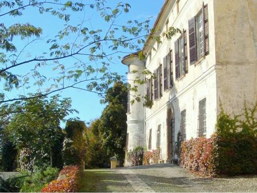  Lavish Apartment in Rocca Grimalda near Forest, Pension in Rocca Grimalda bei Predosa