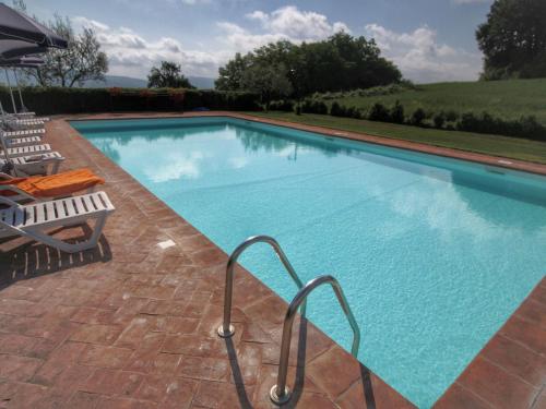 Bazen, Farmhouse on a hill with swimming pool, large garden and nice views in Proceno