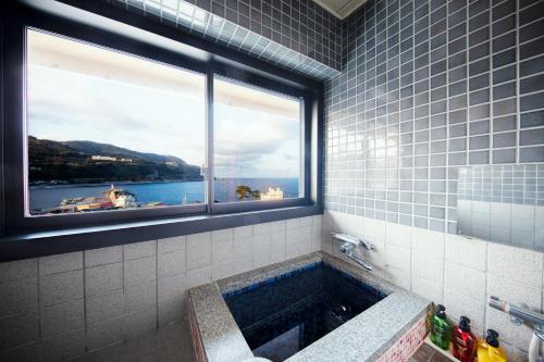 Inatori Akao Hotel Set in a prime location of Izu, Inatori Akao Hotel puts everything the city has to offer just outside your doorstep. The property features a wide range of facilities to make your stay a pleasant exper