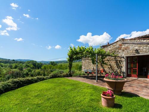 Vacation home in Chianti with pool