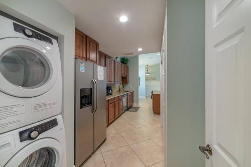 772 Seagrape Dr - image 5