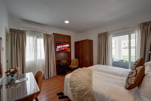 J5 Four Bedroom Villa Holiday home in Al Wasl - image 10