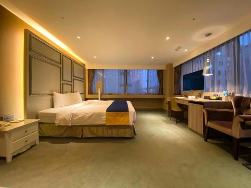 room detail thumbnail 1