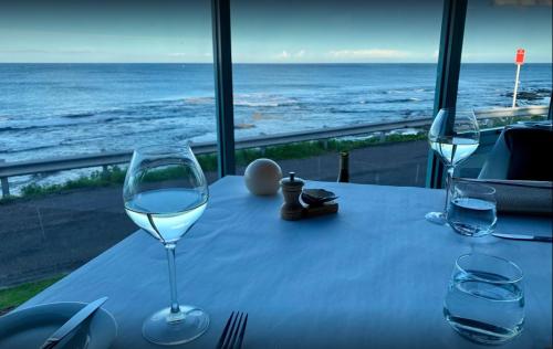 Restaurant, Ocean Front Motel in Central Coast