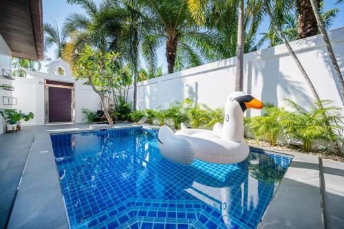 Majestic Residence Pool Villa Private Beach 2
