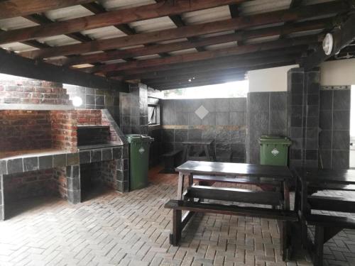 Exterior view, Santana Holiday Resort in Margate