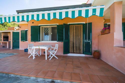 Studio room in Appartamenti Casa Serena Vista Mare - Goelba