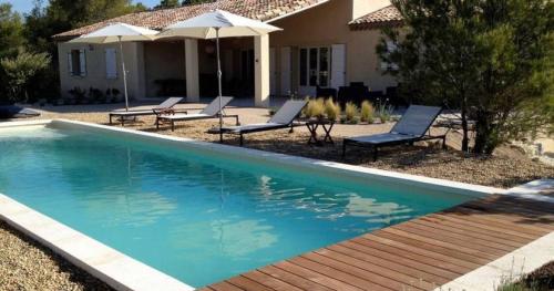 VILLAS DU LUBERON Un mas sur la colline gîte à louer Beaumettes