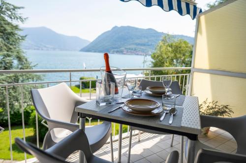 ADA SWIMMING HOME - Apartment - Marone