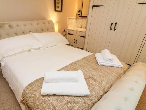 End Cottage - image 3
