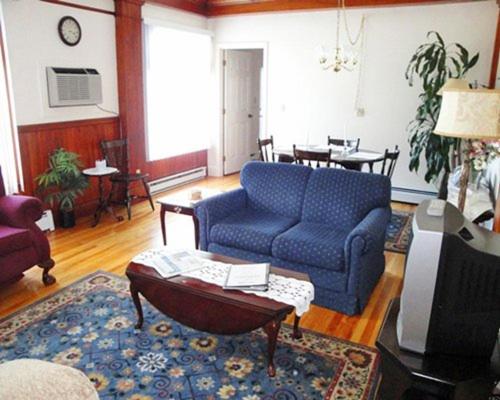 Beautiful Ogunquit Resort Condo Accommodations - image 2