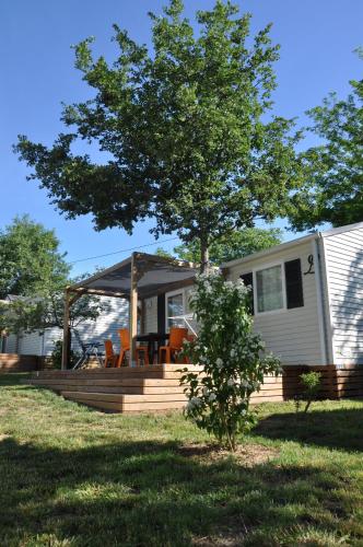 2 bedrooms, 4 beds