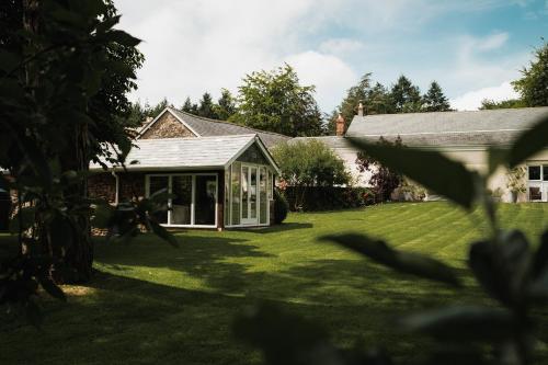 Stoodleigh Court Coach House B & B - image 4