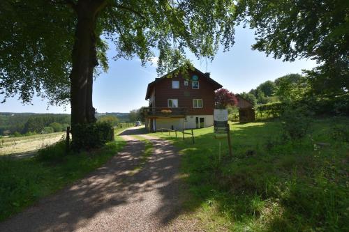 Le Milan Royal 26 pers, Malmedy, Balnéo, vue, calme gîte à louer Xhoffraix