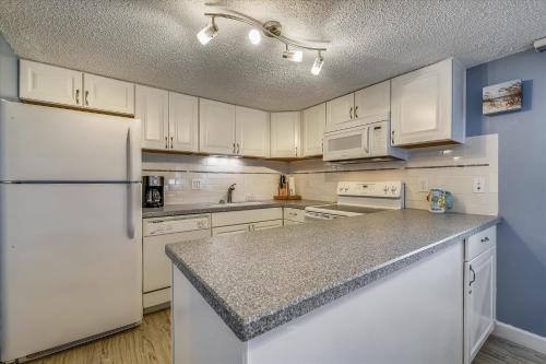 Pinnacle Port A135 condo - image 3