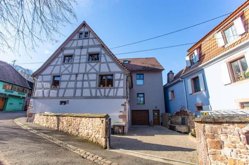 Hotelli välisilme, Gîte La Rodernelle - Sauna - Patio - Climatisation - Vue sur Château du Haut Kœnigsbourg (Gite La Rodernelle - Sauna - Patio - Climatisation - Vue sur Chateau du Haut Kœnigsbourg) in Saint-Hippolyte (Alsace)