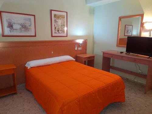 . Hostal Carlos III