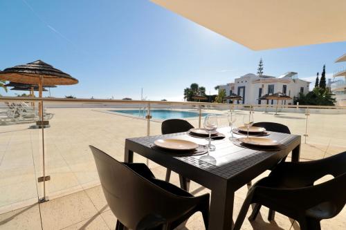 Olhos De Água 1BR with Pool AC and Free Parking Albufeira