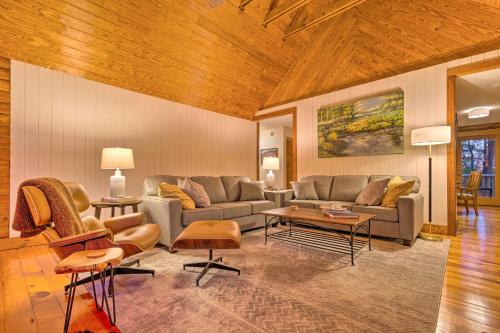 Blue Ridge Mtn Cabin Near Hiking and Biking Trails!