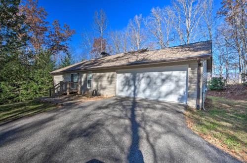 Blairsville Home with Deck and Stunning Mountain Views