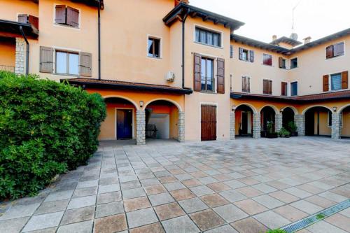Entrance, In Love in Montichiari