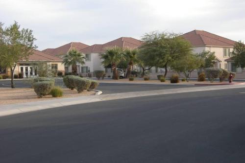 Mesquite Nevada Vacation Rental - Ground Level and double car garage thumb 2