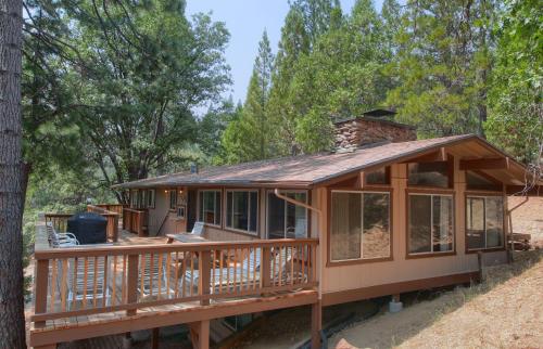 Hotel in Fish Camp California