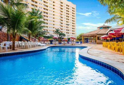 游泳池, Golden Dolphin Grand Hotel via Giro ImobTech in 新卡爾達斯