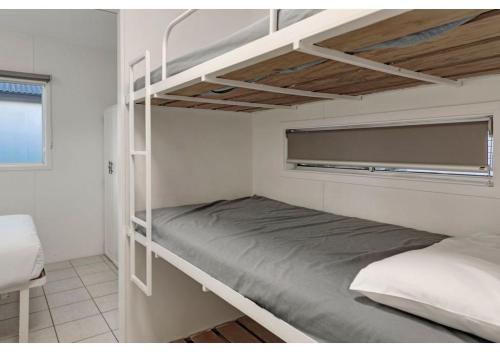 Economy 1 Bedroom Cabin image 6