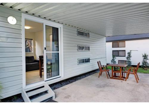 Economy 1 Bedroom Cabin image 2